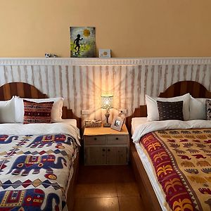 Zimmer mit Queensize-Bett